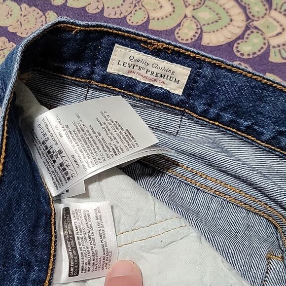 501 Levis - Picture 6 of 8